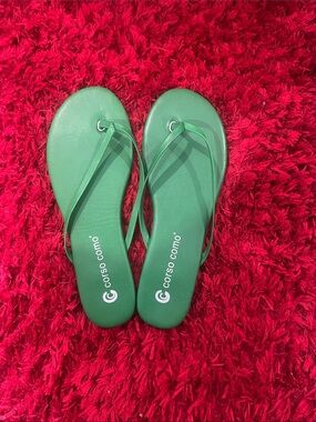 Corso Como Green Minimalist Flip Flop Sandals for Women